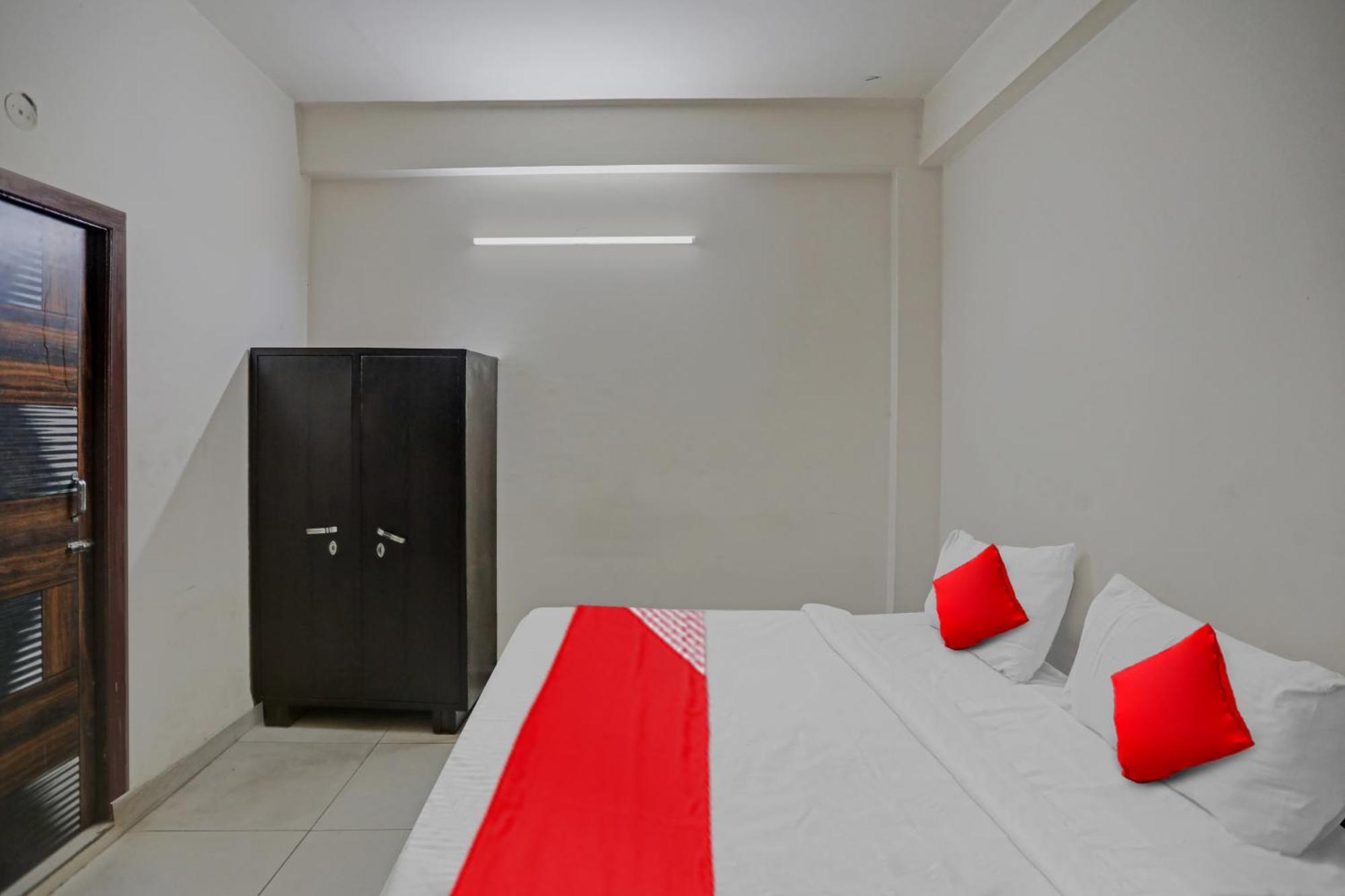 Hotel O Vrinda Residency Noida Exteriör bild