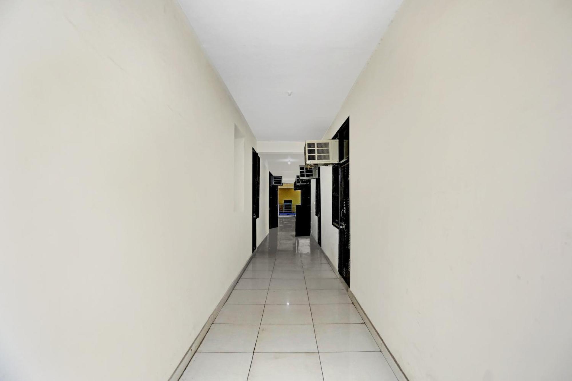 Hotel O Vrinda Residency Noida Exteriör bild