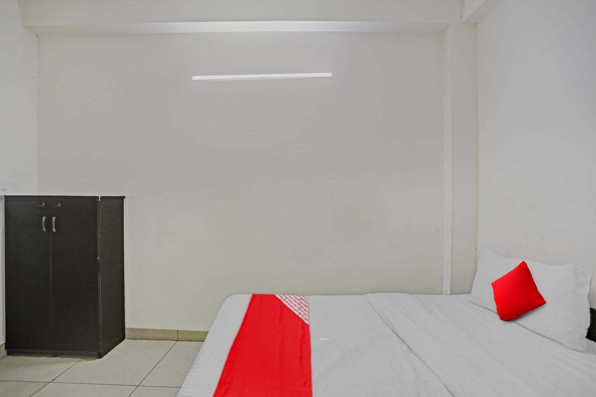 Hotel O Vrinda Residency Noida Exteriör bild