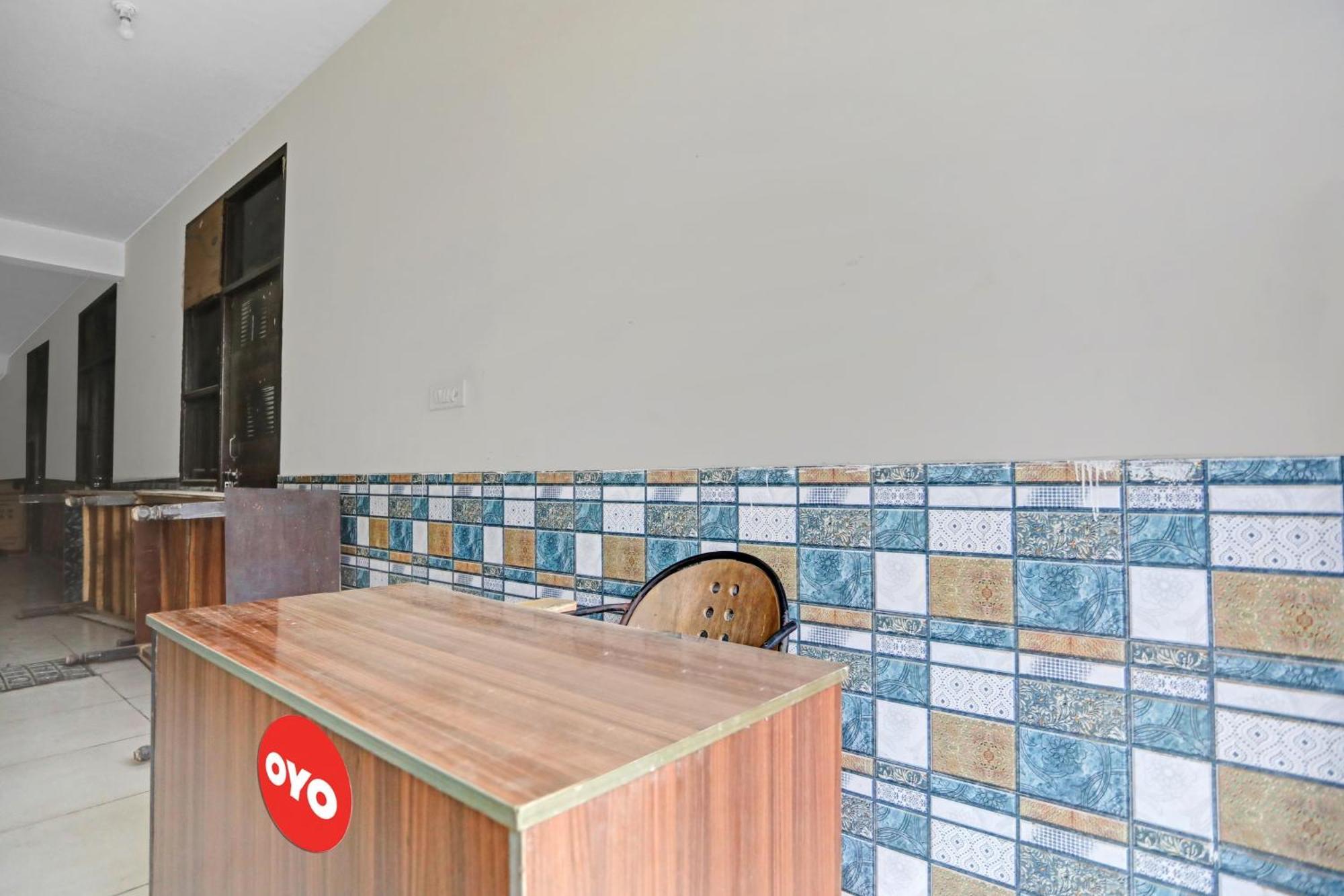Hotel O Vrinda Residency Noida Exteriör bild